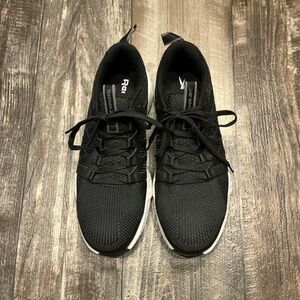 Reebok Women’s Slip Resistant Black Sneakers Size 8.5